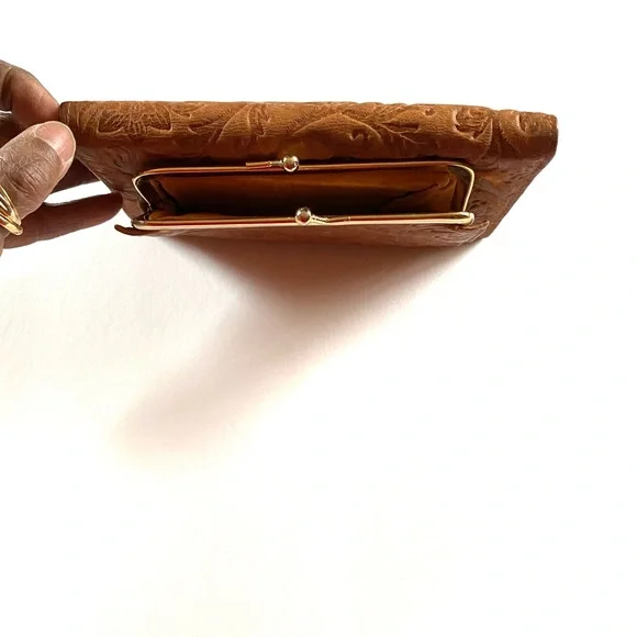 Vintage Women’s Light Brown Embossed Floral Genuine Leather Wallet - Picture 4 of 8